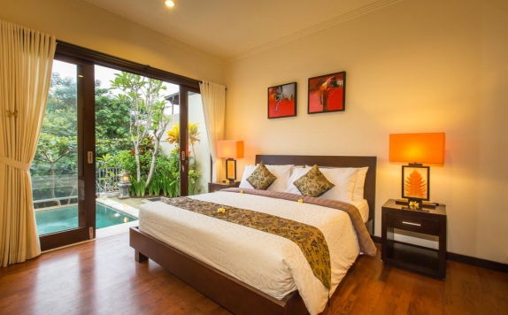 Tampilan Bedroom Hotel di The Reika Villas by Nagisa Bali