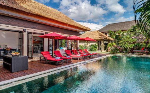 swimming pool di The Residence Seminyak