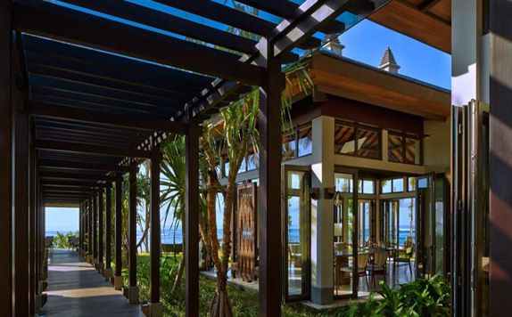 The Beach Grill Resto di The Ritz Carlton Bali