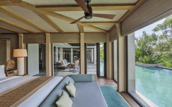Bedroom di The Ritz-Carlton Bali Villas