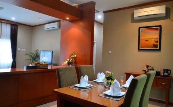 Dining Room di The Royale Krakatau Hotel