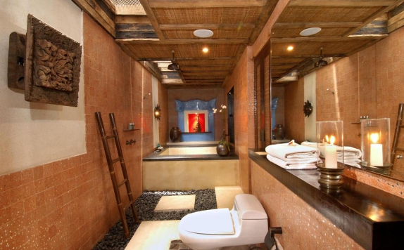 Bathroom di The Sandi Phala
