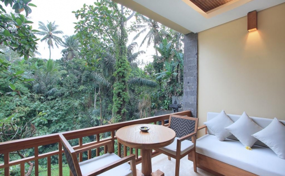 Balcon di The Sankara Suites And Villas