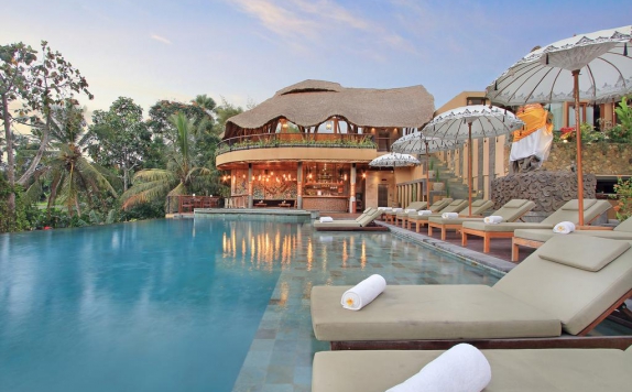 Swimming Pool di The Sankara Suites And Villas