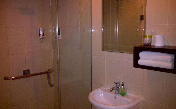 Bathroom di The Studio Inn Nusa Dua