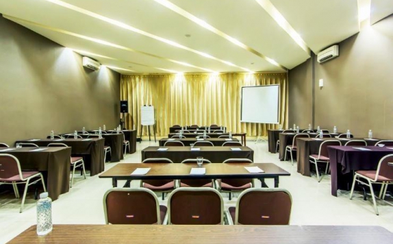 Meeting room di The Summit Siliwangi