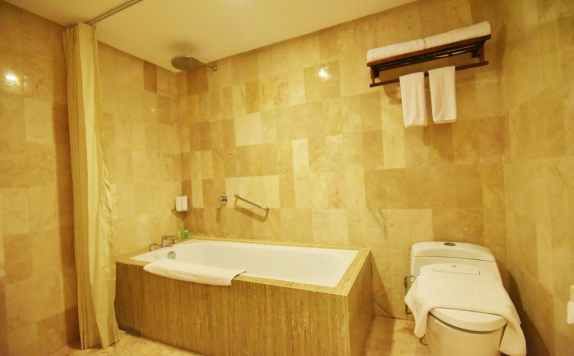 Bathroom di The Sya Regency Hotel