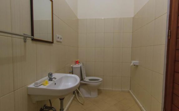Bathroom. di Pondok Anyar Hotel