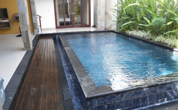 Outdoor Pool Hotel di The Ulun Kubu Villa