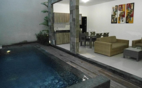 Outdoor Pool Hotel di The Ulun Kubu Villa