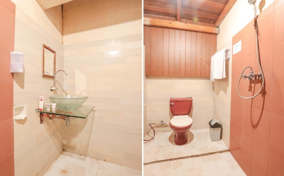 Bathroom di The Village Bumi Kadamaian Resort