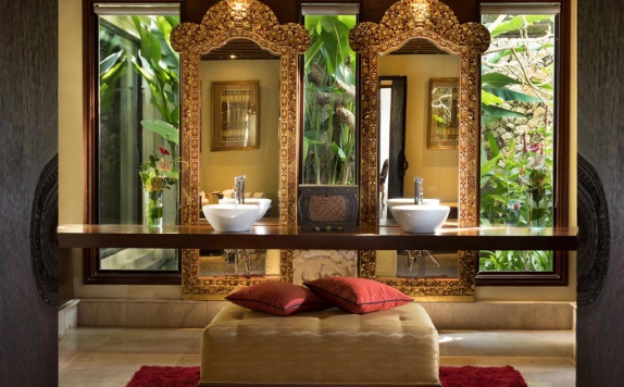 Bathroom di The Villas at AYANA Resort