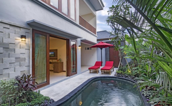 Swimming Pool di The Widyas Bali Villa