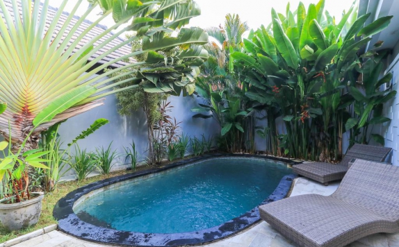 Swimming Pool di The Widyas Bali Villa