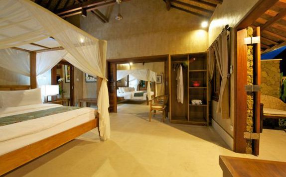 Tampilan Bedroom Hotel di Three Monkeys Villas
