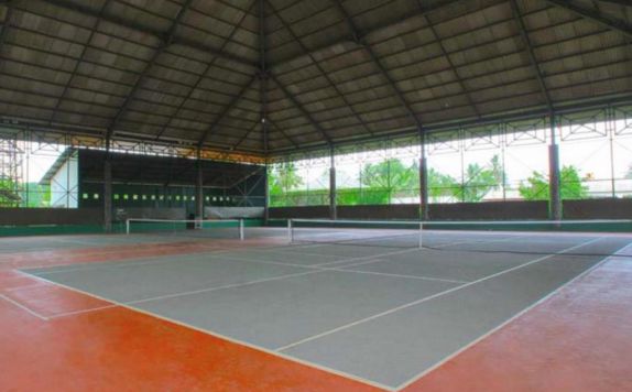 Fasilitas Lapangan Tennis di Tirta Sanita Spa Resort
