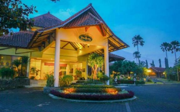 Tampilan Entrance Hotel di Tirta Sanita Spa Resort