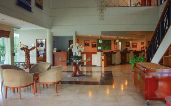 Tampilan Lobby Hotel di Tirta Sanita Spa Resort