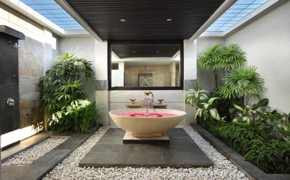 Bathroom di Tonys Villa Bali