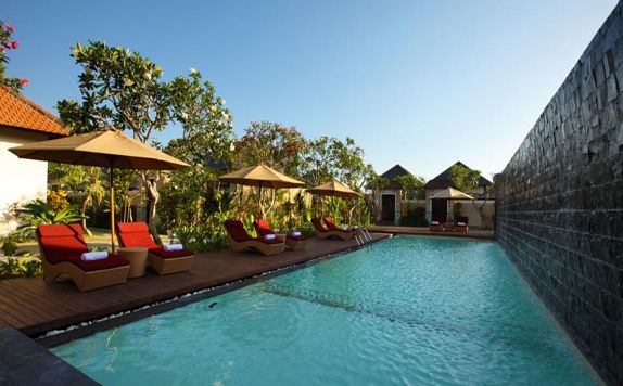 Swimming Pool di Transera Grand Kancana Resort Villas