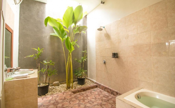 bathroom di Transera Kirana Villas Bali