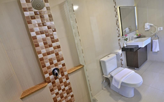 Bathroom di Travello Bandung
