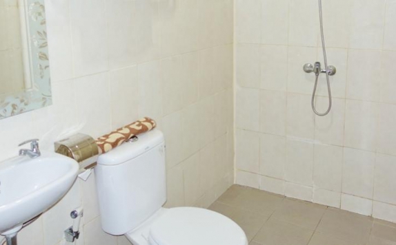 Bathroom di Tuban Torres Accommodation