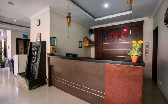 Receptionist di U Tube Hotel & SPA By Shailendra