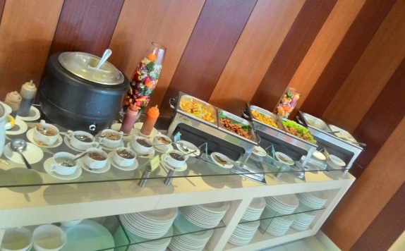 Food and Beverages di V Hotel Jakarta