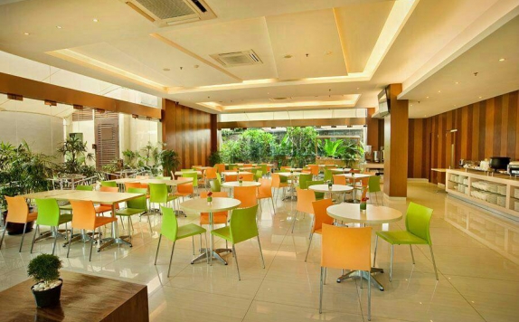 Restaurant di V Hotel Jakarta