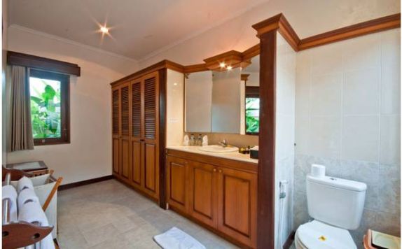Bathroom di Villa Arjuna Seminyak