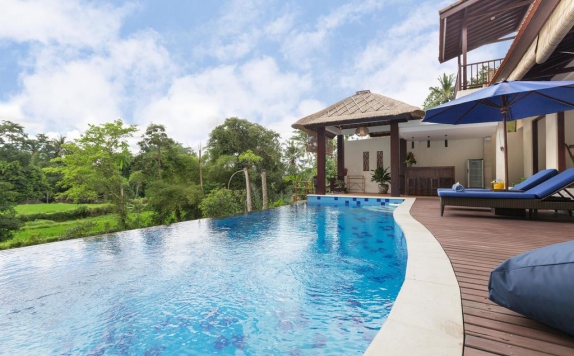 Swimming Pool di Villa Atap Padi by Nagisa Bali