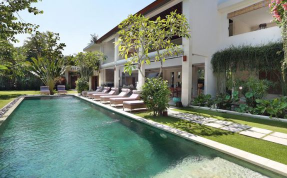 Pool di Villa Bali Asri Batubelig