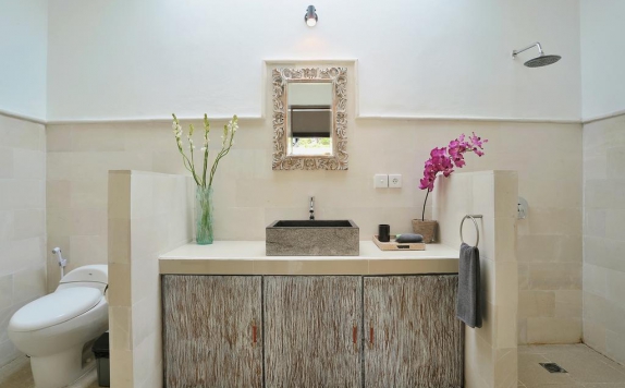 Bathroom di Villa Capri Seminyak
