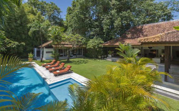swimming pool di Villa Eight Bali