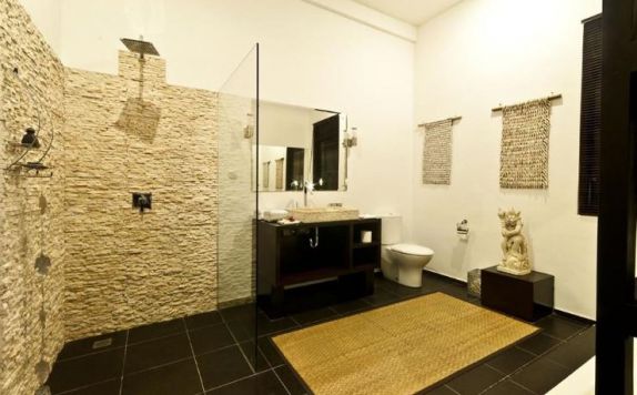 Bathroom di Villa Flow