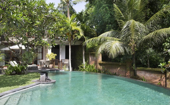 Swimming Pool di Villa Iskandar