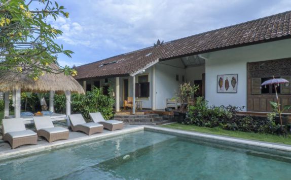 Outdoor Pool di Villa Karisa Bali
