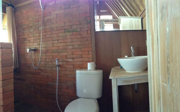 bathroom di Villa Kemuning