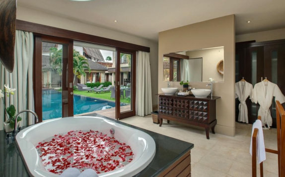 Bathroom di Villa M Bali