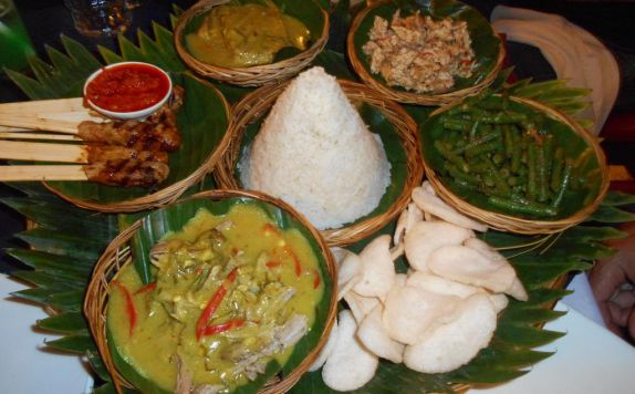 food and beverage di Villa Puri Ayu