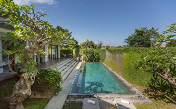 Swimming Pool di Villa Roemah Natamar by Nagisa Bali