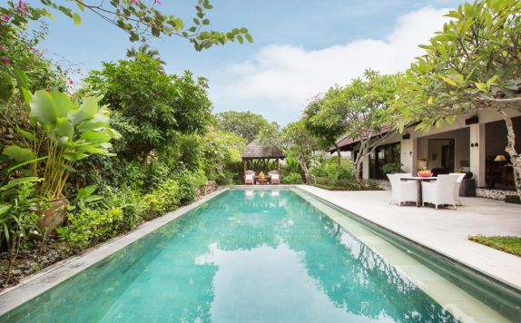 swiming pool di Villa Roku by Nagisa Bali