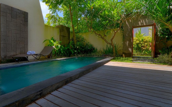Swimming Pool di Villa Savvoya Seminyak Bali