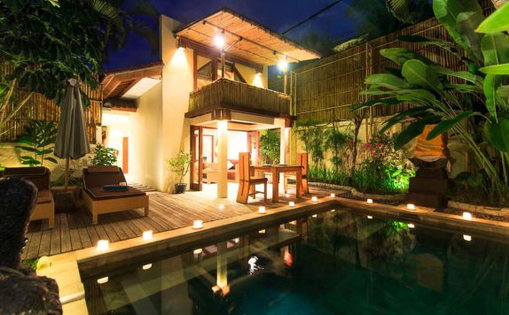 Kolam Renang di Villa Seriska Seminyak Bali