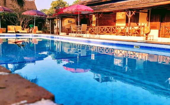 Swimming pool di Villa Sumbing Indah