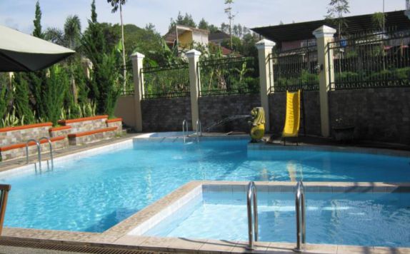 swimming pool di Villa Teratai