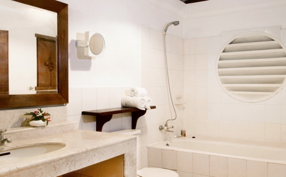Bathroom di Villa Umah Kupu by Premier Hospitality Asia