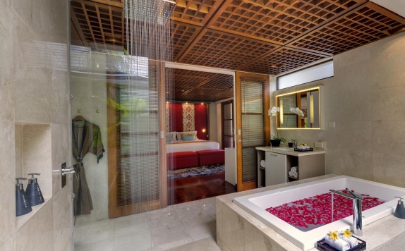 Bathroom di Villa Windu Sari