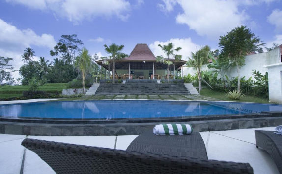 Swimming pool di Vrindavan Ubud Villa